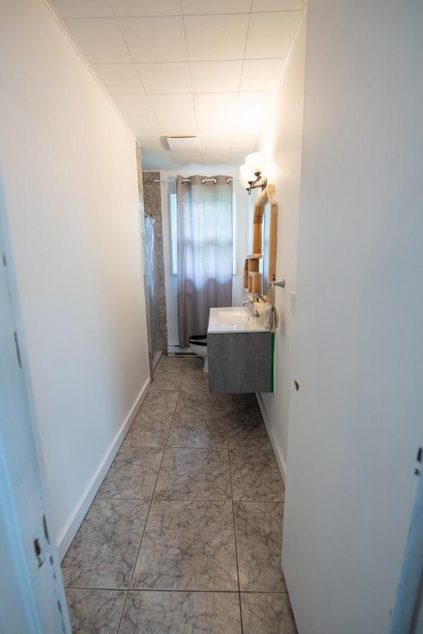 Motel Fleur De Lys Magog Εξωτερικό φωτογραφία