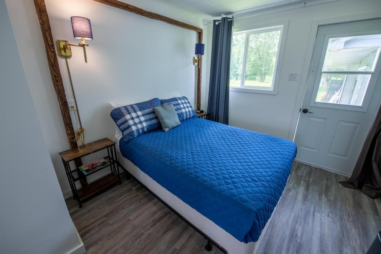 Motel Fleur De Lys Magog Εξωτερικό φωτογραφία