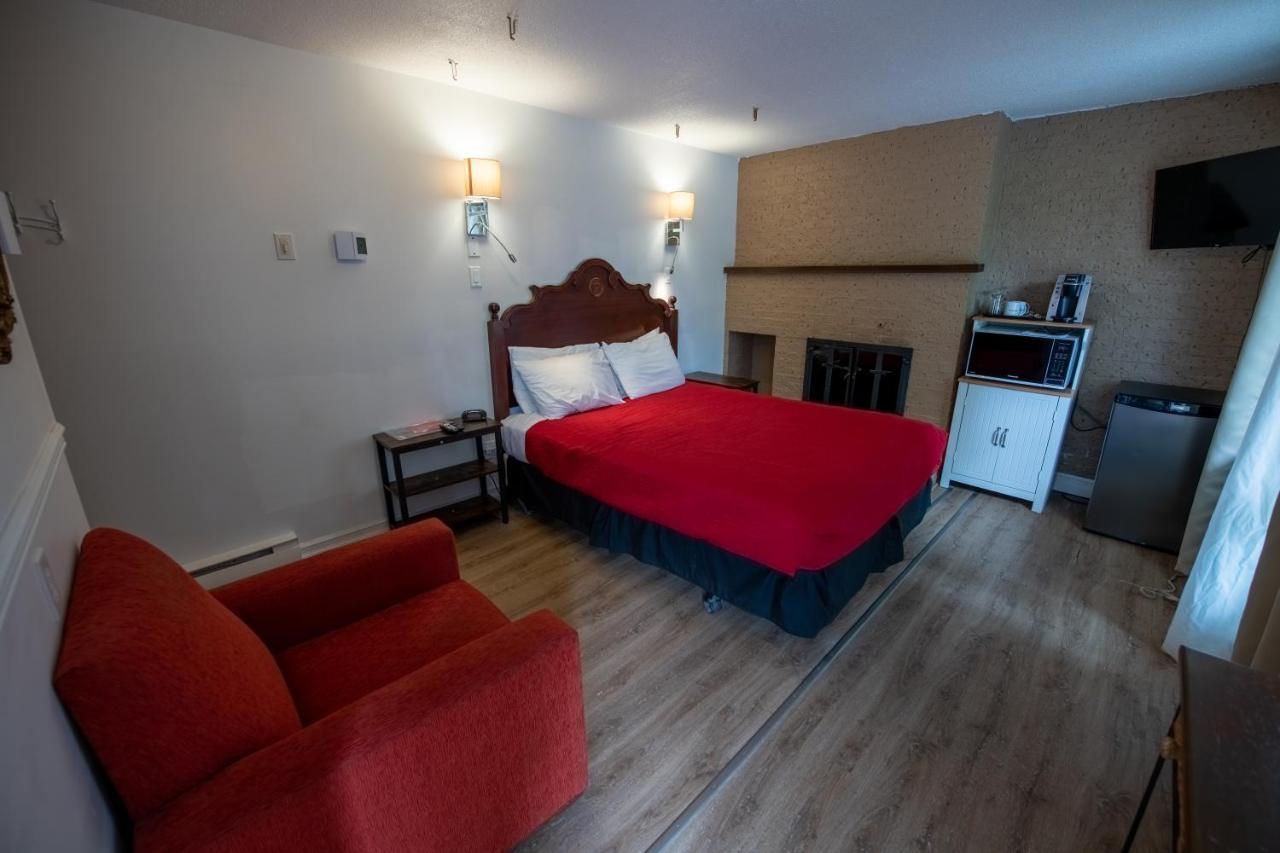 Motel Fleur De Lys Magog Εξωτερικό φωτογραφία