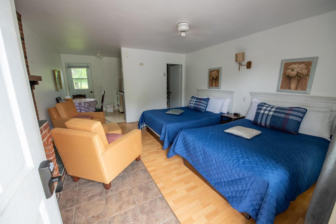 Motel Fleur De Lys Magog Εξωτερικό φωτογραφία