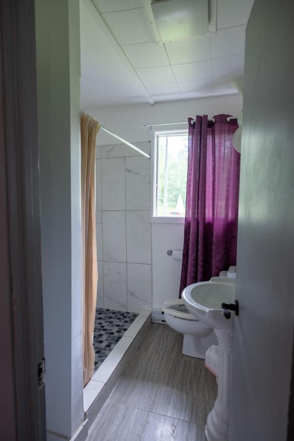 Motel Fleur De Lys Magog Εξωτερικό φωτογραφία
