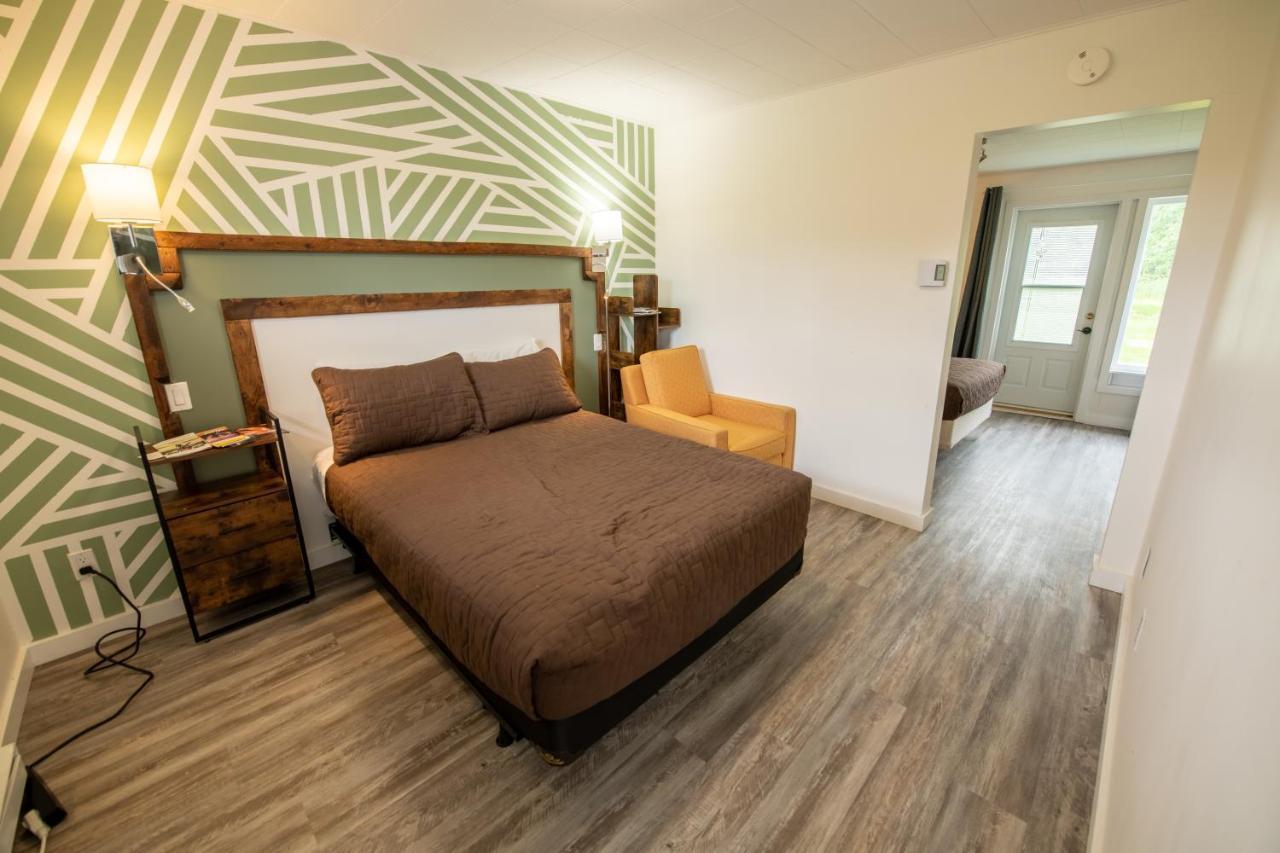 Motel Fleur De Lys Magog Εξωτερικό φωτογραφία