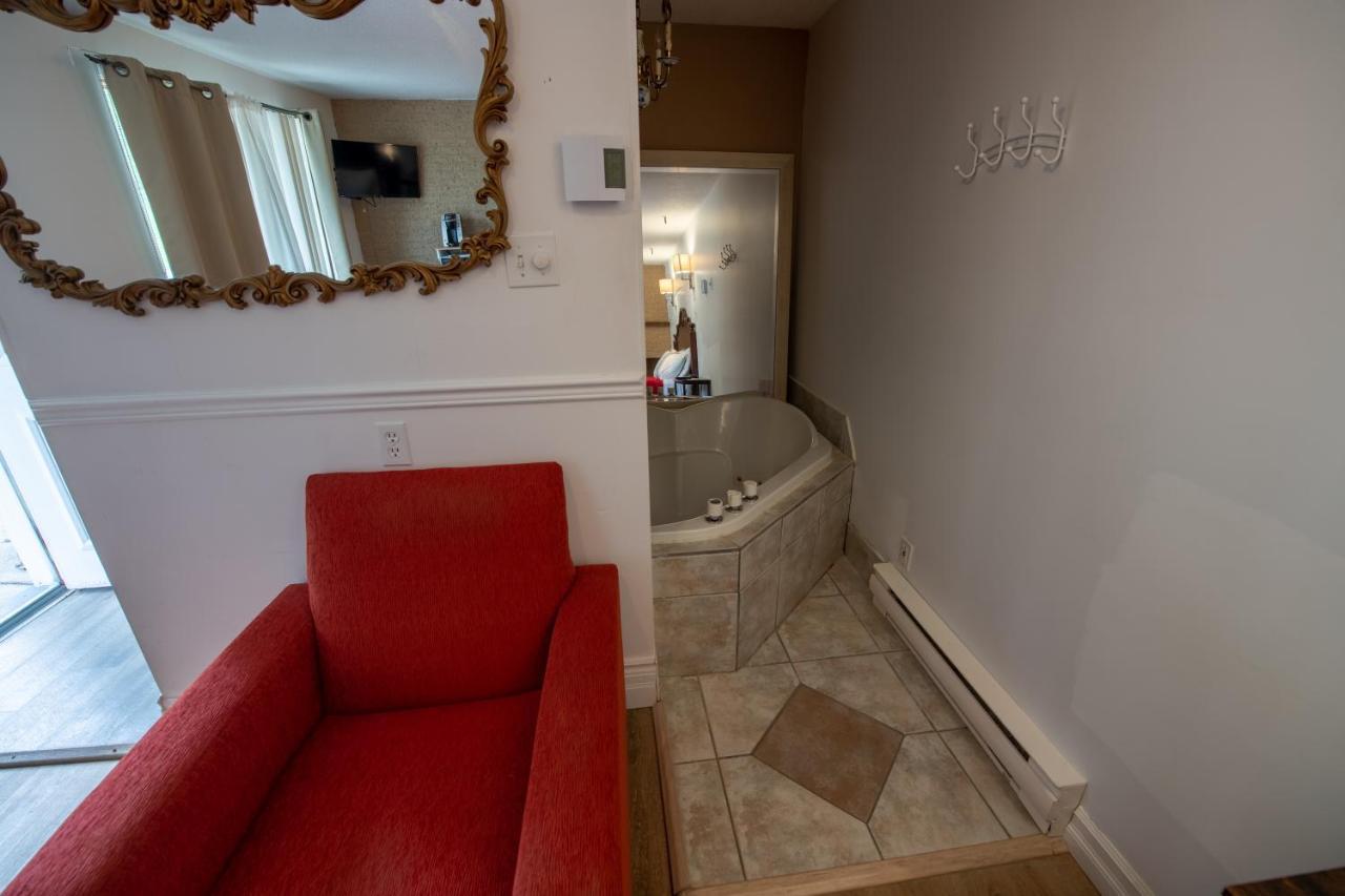 Motel Fleur De Lys Magog Εξωτερικό φωτογραφία