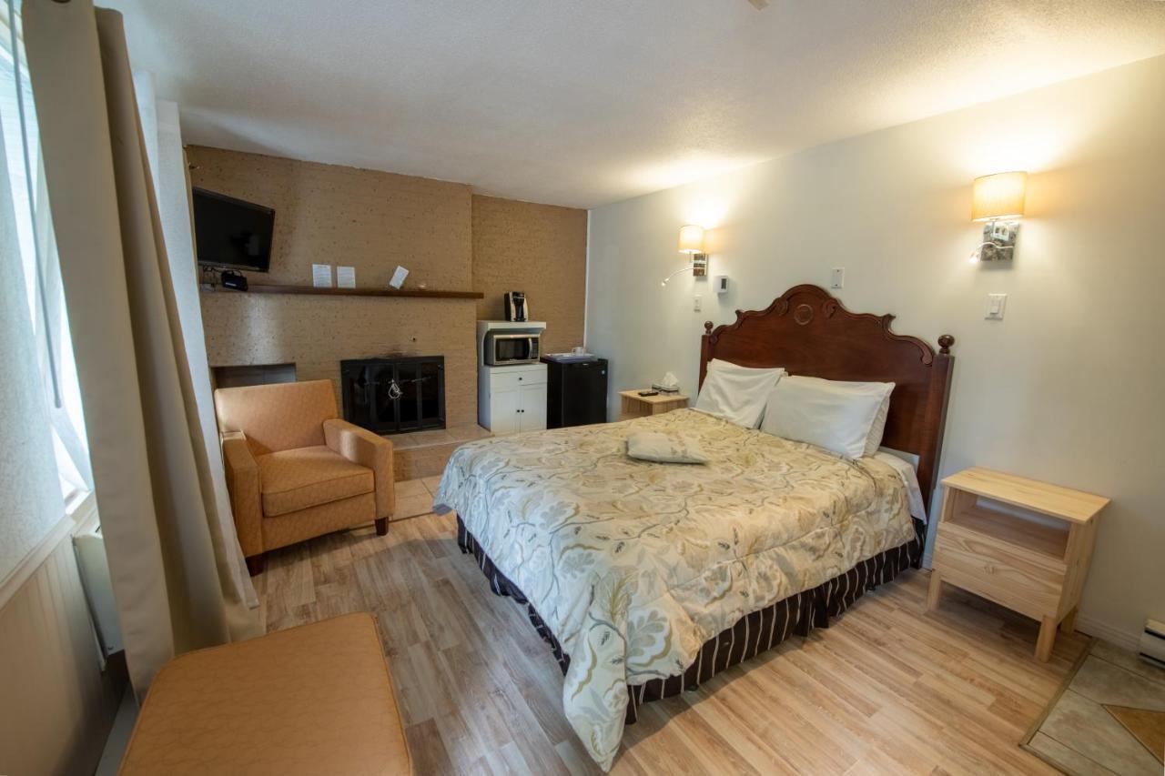 Motel Fleur De Lys Magog Εξωτερικό φωτογραφία