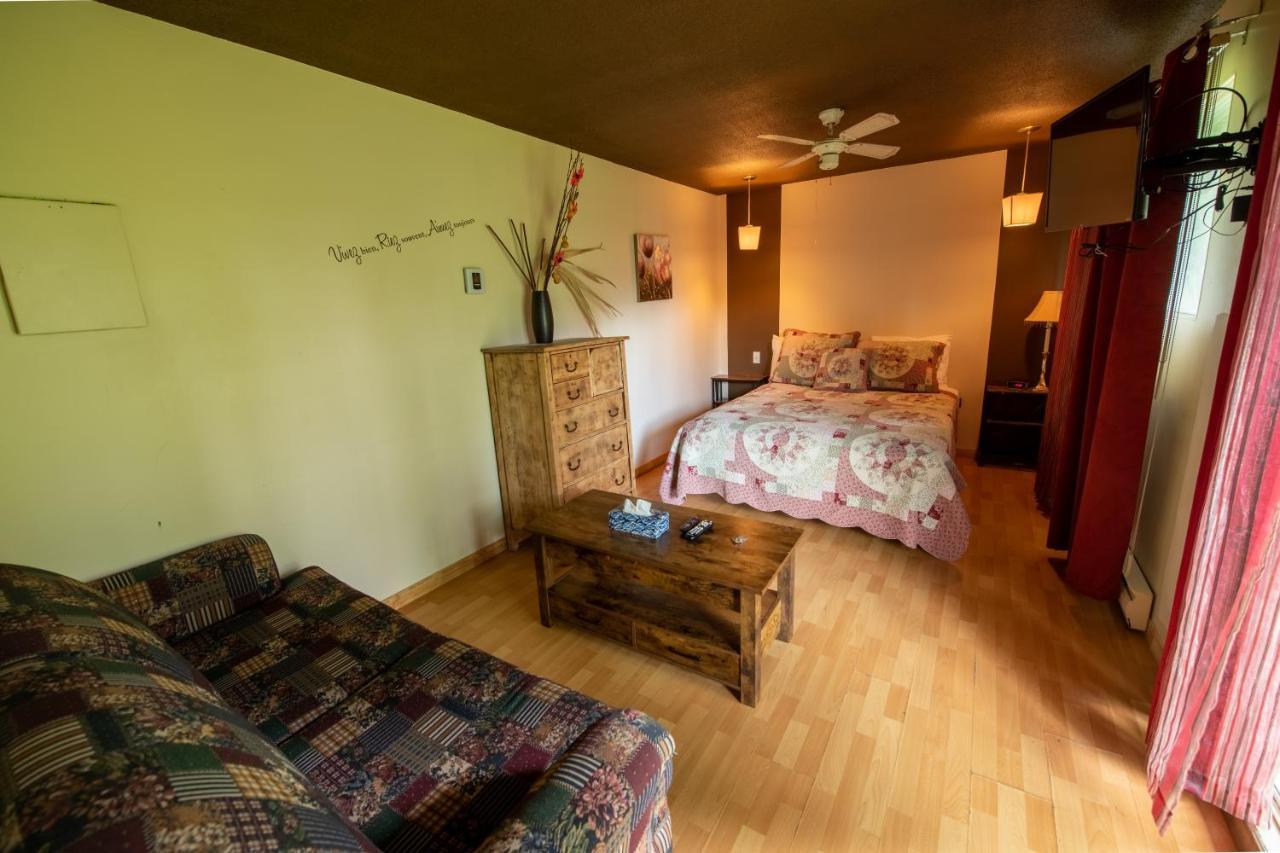 Motel Fleur De Lys Magog Εξωτερικό φωτογραφία