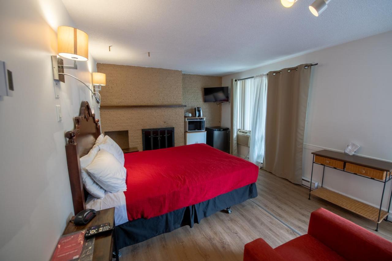 Motel Fleur De Lys Magog Εξωτερικό φωτογραφία