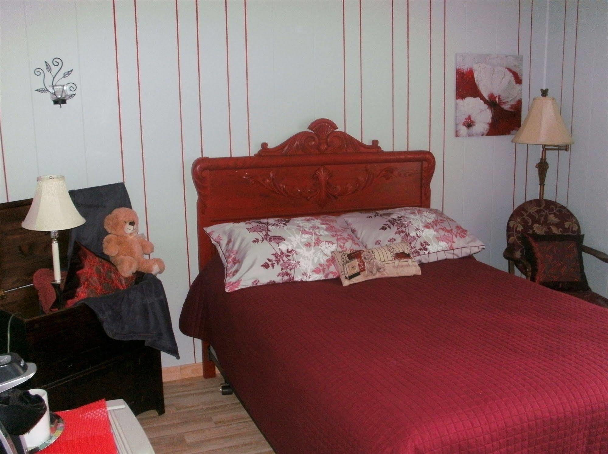 Motel Fleur De Lys Magog Εξωτερικό φωτογραφία