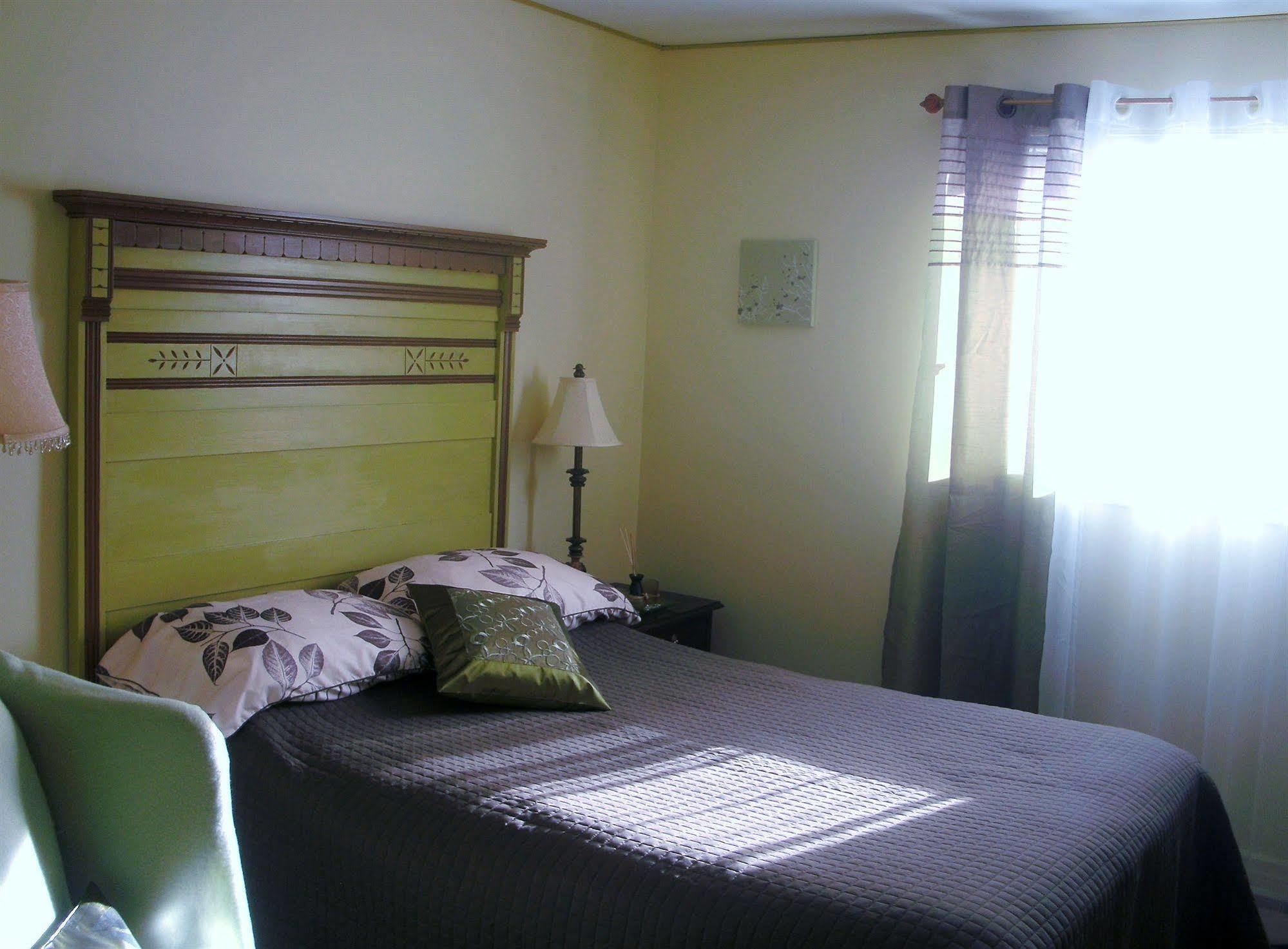 Motel Fleur De Lys Magog Εξωτερικό φωτογραφία