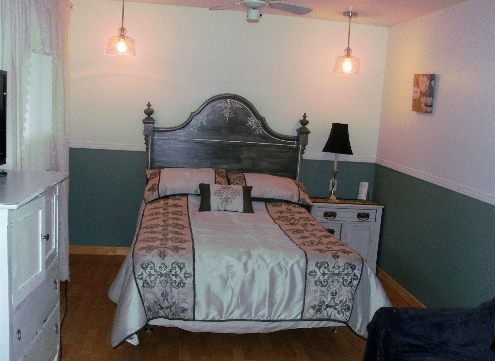 Motel Fleur De Lys Magog Εξωτερικό φωτογραφία